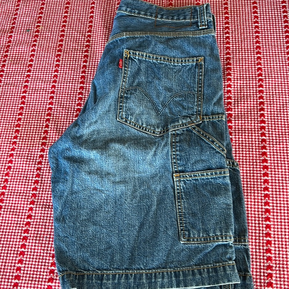 Levi’s carpenter jorts